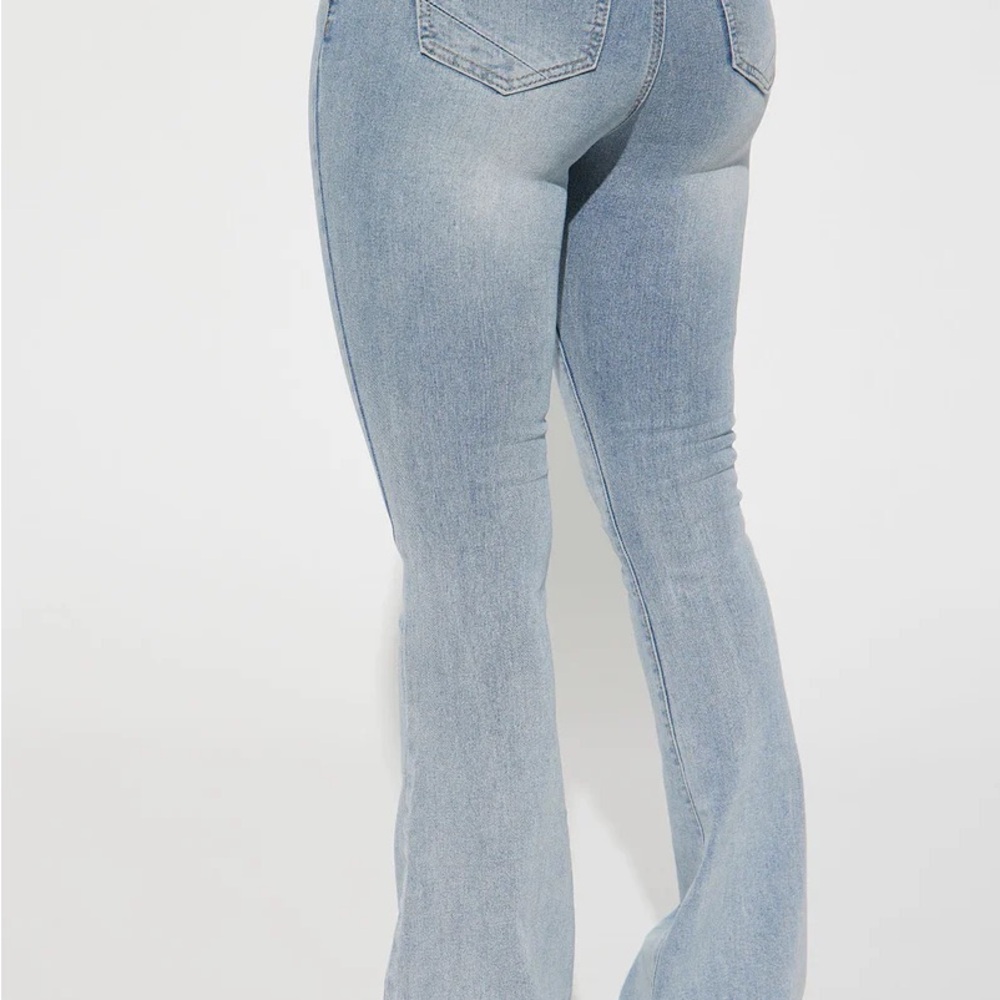 Fashion Nova -
San Diego Sculpting Stretch Flare Jeans - Light Wash